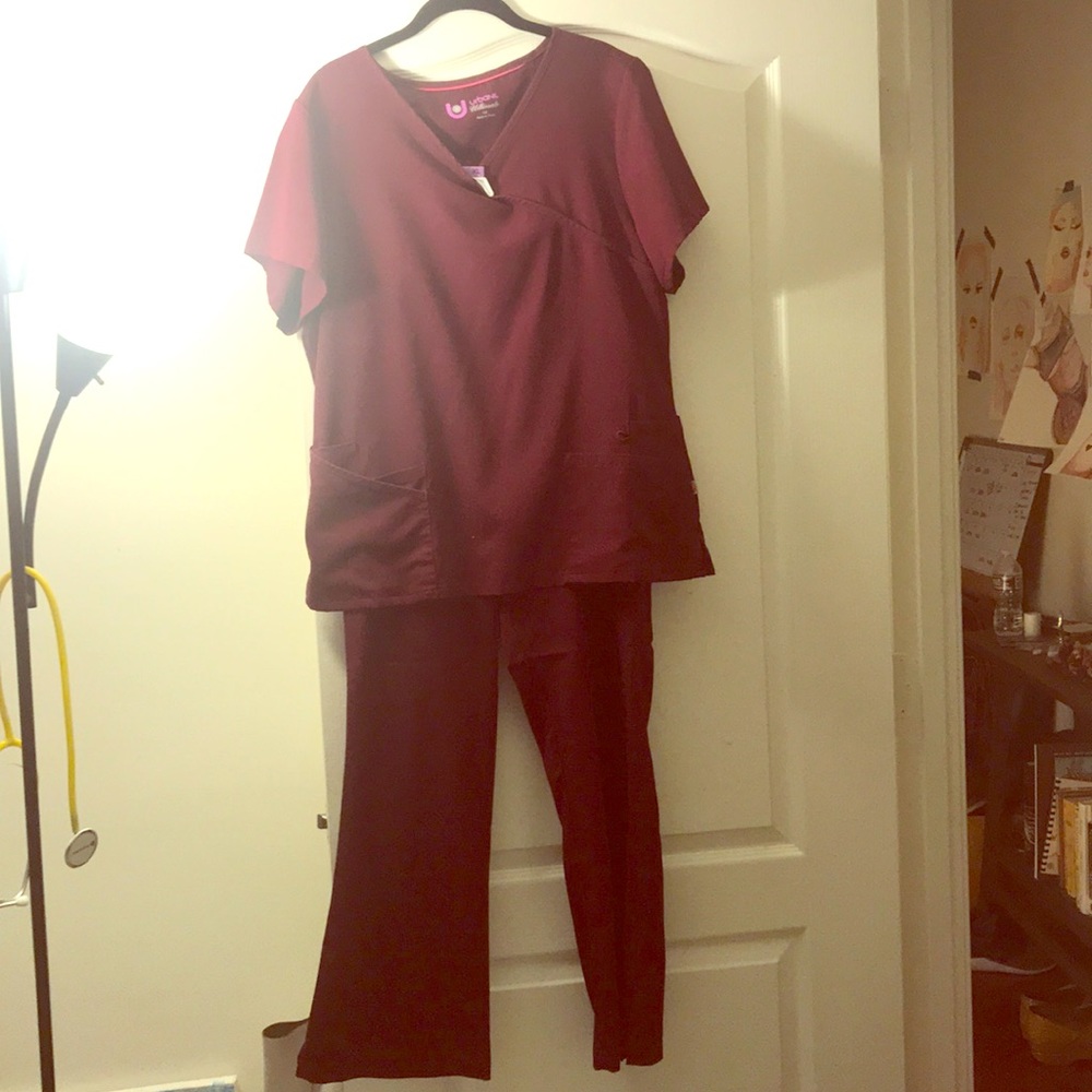 Maroon scrubs! Very lightly used